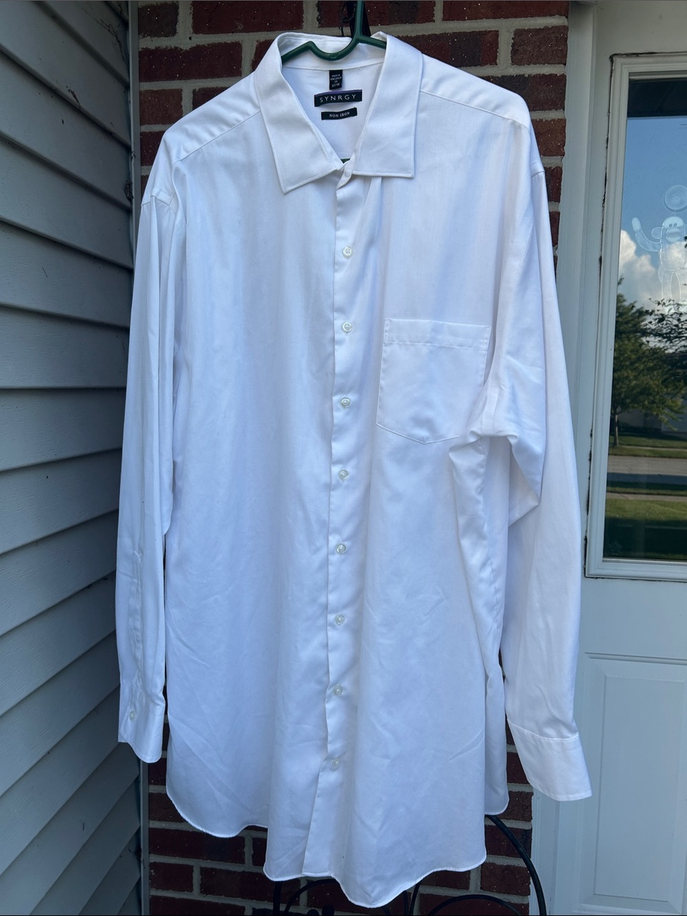 Synergy Men's White Long-Sleeve Dress Shirt